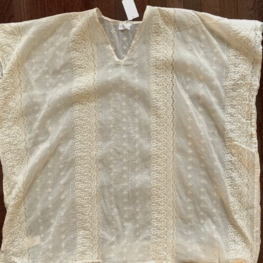 Elizabeth Gillette kimono dress poncho